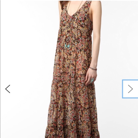 Urban Outfitters Kimchi Blue Sheer Floral Midi Dress 🌸 - Picture 2 of 9